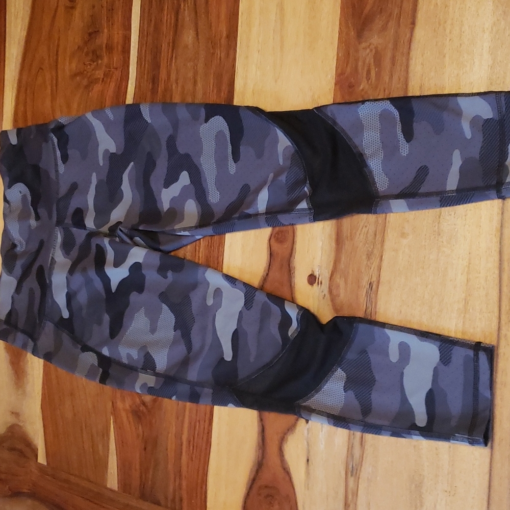 Women's athletic legging size M